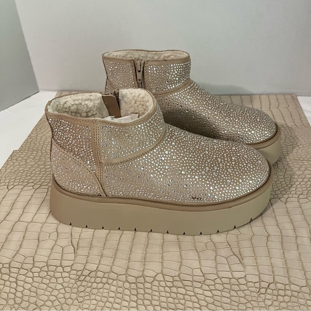 Wild Fable Beige Missy Platform Rhinestone Memory Foam Insole Fall Winter Boots